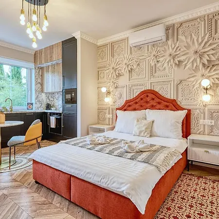 The Doors Luxury Apartment *