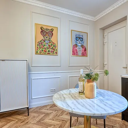 The Doors Luxury Apartment *
