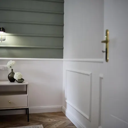 The Doors Luxury Apartment