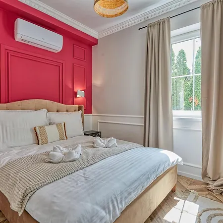 The Doors Luxury Apartment